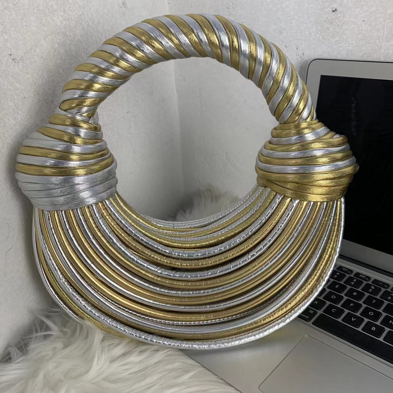 Twist or argent