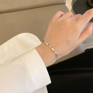 K-tarzı Ins soğuk tarzı küçük kare kolye Link zinciri ve geometrik desen ile kişiselleştirilmiş Retro klavikula zinciri - Product Image 6