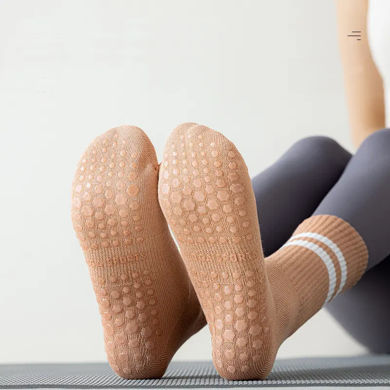 도매 미끄럼 방지 필라테스 요가 양말 고품질 패션 중형 튜브 단단한 체육관 운동 여성용 실내 양말