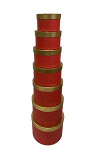 Набор из 7 вложенных бумажных подарочных коробок с золотой крышкой - Product Image 3