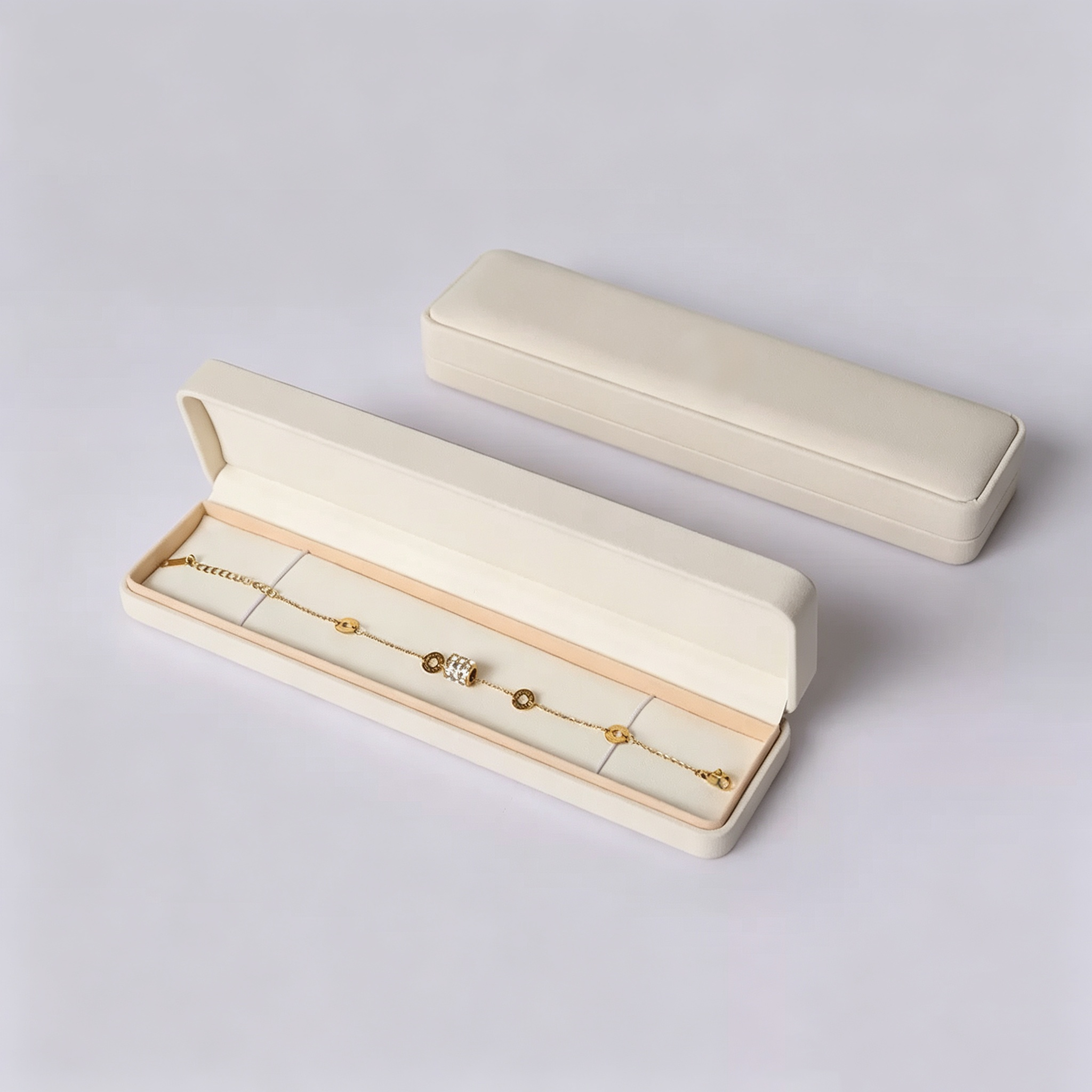 Boîte à chaîne longue beige