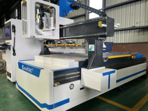 Fabricación de muebles ATC Cnc Router Table Machine 1500X3000 Carpintería de anidación con herramientas Cambiador Router - Product Image 3