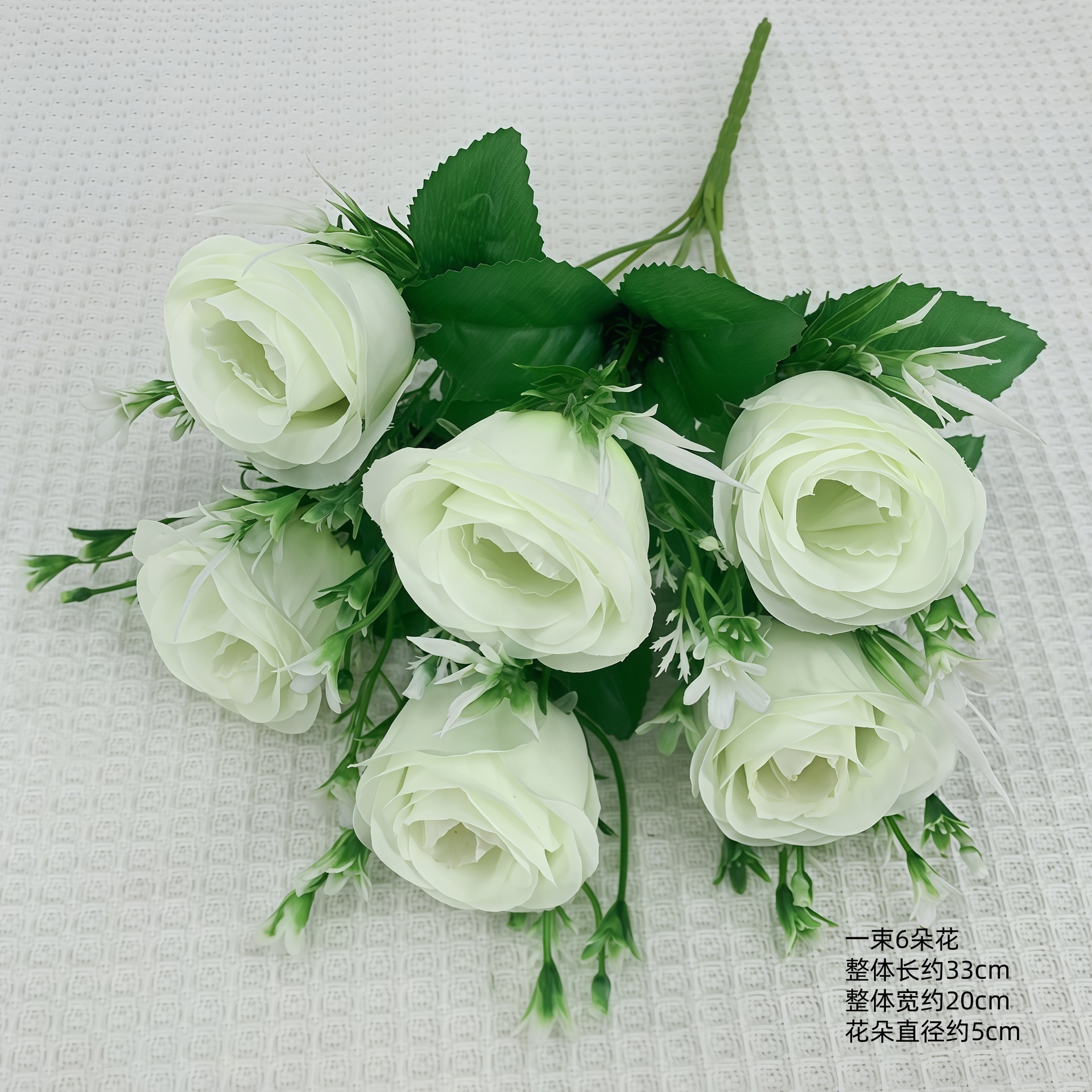 6 petits rouleaux de roses blanches