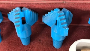 Broca PDC de alta calidad para petróleo y gas, pieza de máquina de minería de hierro de roca dura Premium, plataforma de perforación de pozos de agua, procesamiento fundido - Product Image 4