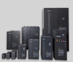 Controladores avanzados de frecuencia variable de entrada y salida trifásicos de 900KW VFD 380V/415V para aplicaciones de alta velocidad de alto par - Product Image 1