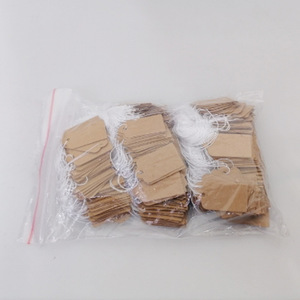 小さな小さな100個のバンドルは、弾性ストリング付きの茶色のいかだ紙タグをリサイクルします - Product Image 2