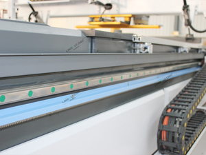เครื่องตัดงานออกแบบเฟอร์นิเจอร์ CNC ราคางานไม้ขนาดเลือกได้รองรับการเปลี่ยนเครื่องมือ - Product Image 3
