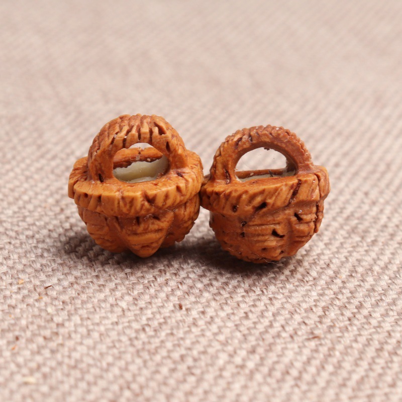Cesta de melocotones marcada