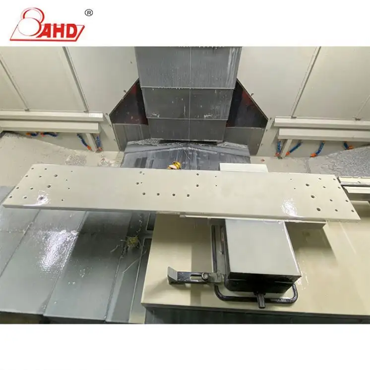 Servizio di lavorazione CNC personalizzato, pezzi meccanici CNC, parti in alluminio lavorate a CNC