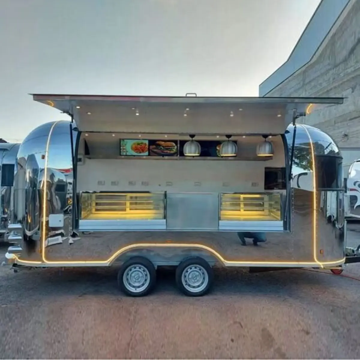 Vintage Airstream  forma di furgone Mobile elettrico Street Food Truck Trailer per pollo fritto bevanda gelato dolci panetteria