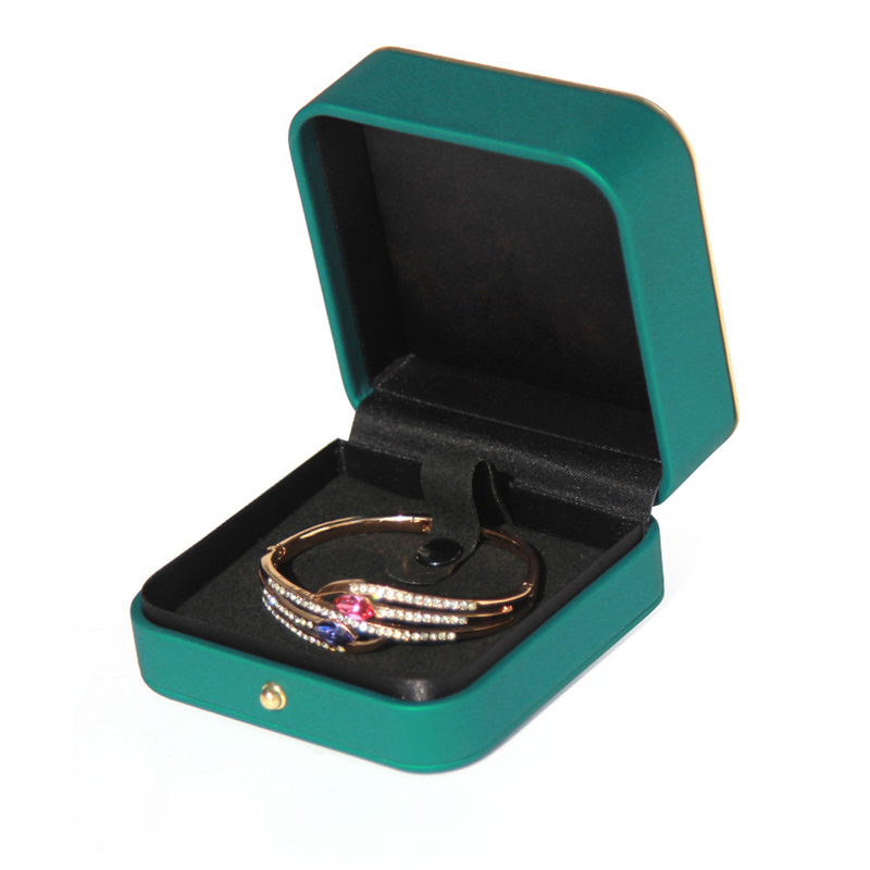 Boîte à bracelet vert