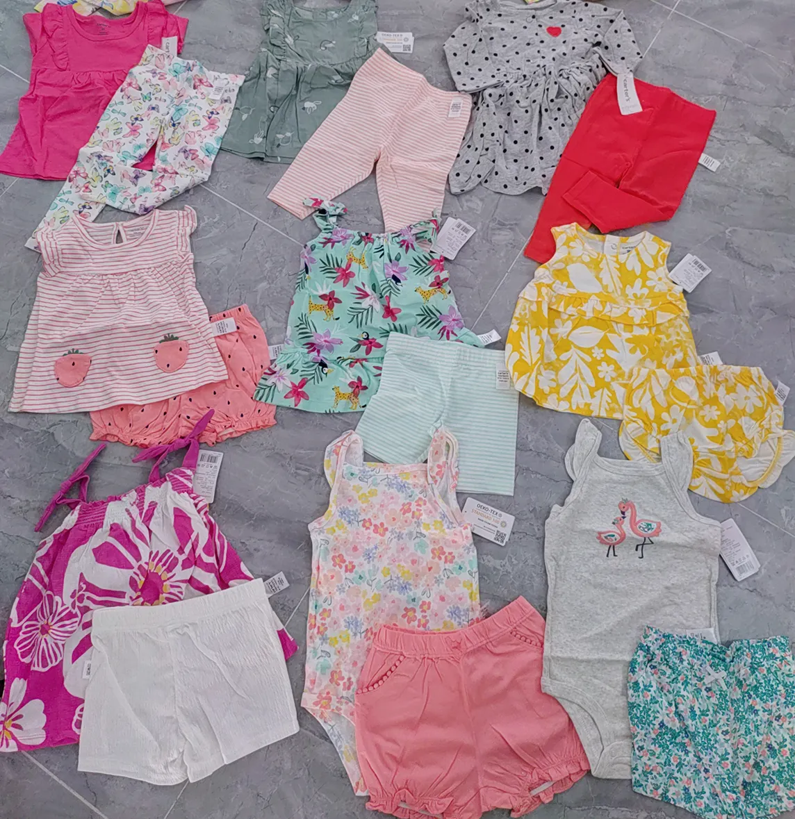 Nuovissimo stock di abbigliamento all'ingrosso vestiti per neonati appena nati set di abbigliamento per bambini estivi