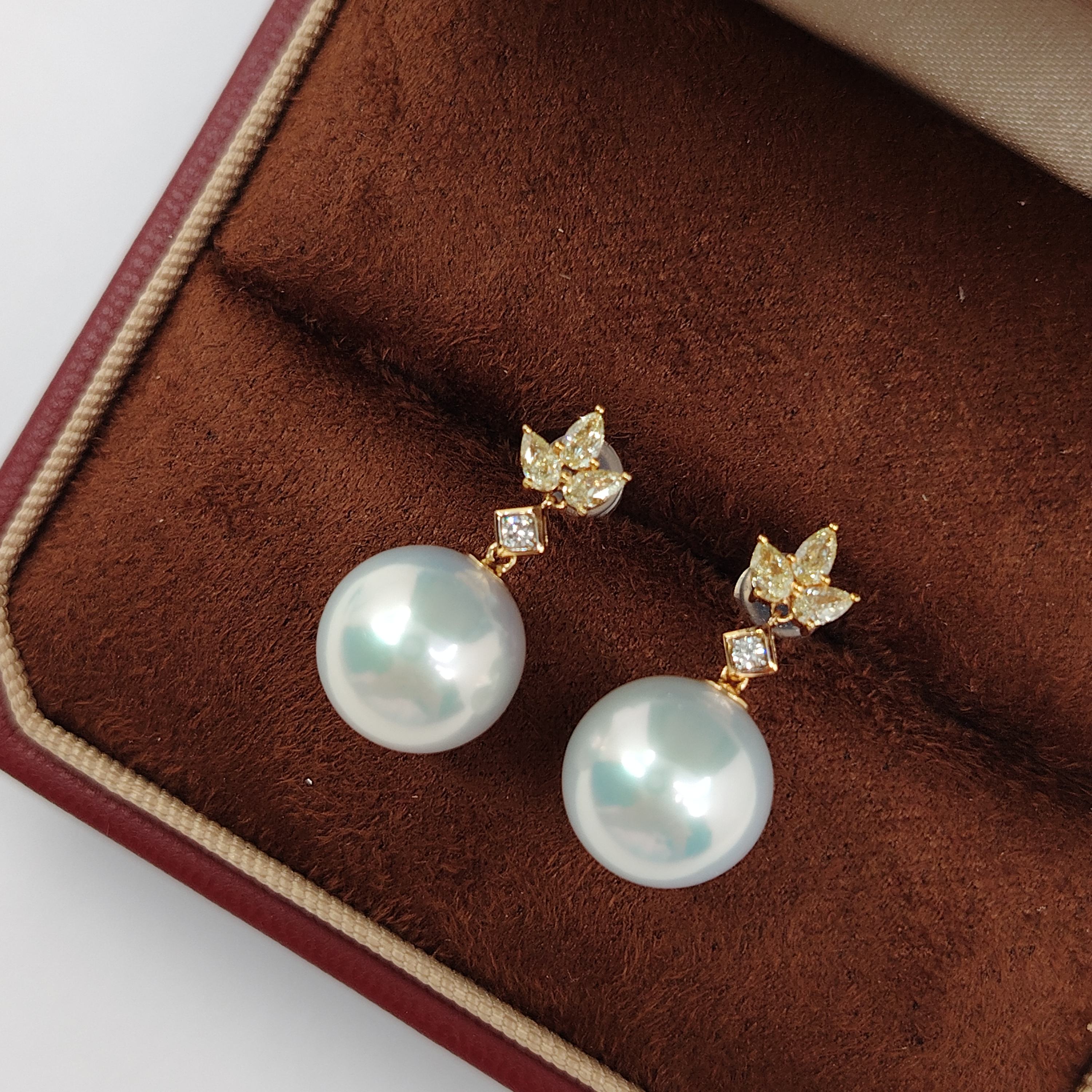 สีเหลือง