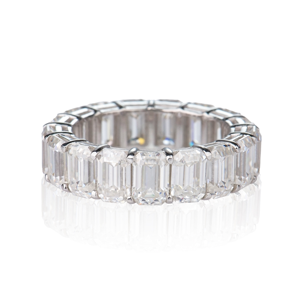 Anillo con corte esmeralda de 5*7 mm