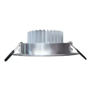 โคมไฟเพดาน LED 7W ปรับได้พร้อมผ้าซาตินสีขาวอุ่น6000K CT ฐาน AR111 ETL ตัวเรือนโครเมี่ยมที่ผ่านการรับรอง - Product Image 2