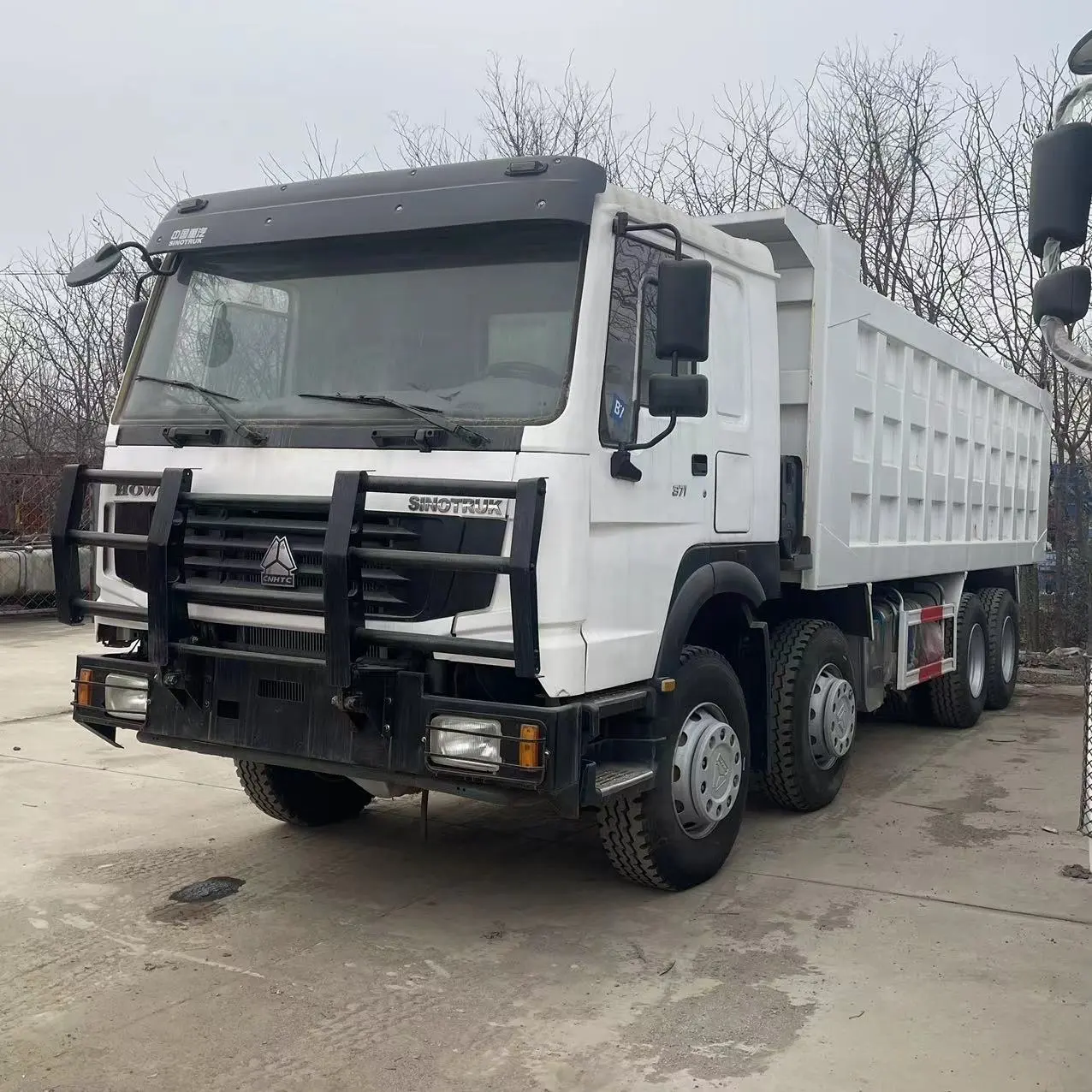 Kullanılan yüksek kaliteli Sinotruck HOWO 371HP DAMPERLİ KAMYON 8x4 6x4 damperli damperli kamyonlar ağır kamyon