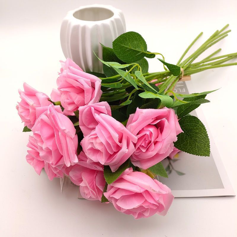 10 pink roses