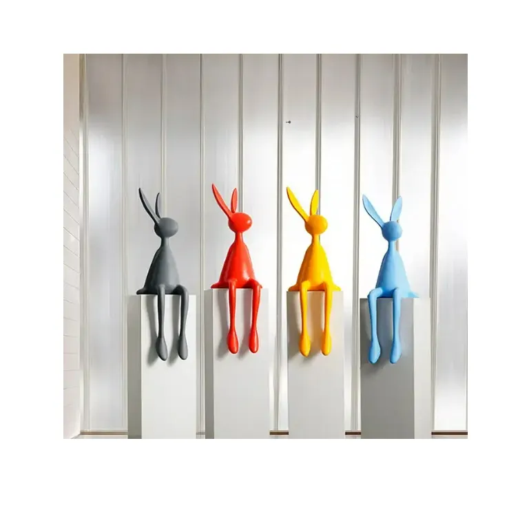 Escultura de decoración de muebles de fibra de vidrio, estatua de conejo de resina roja, arte y artesanía, superventas