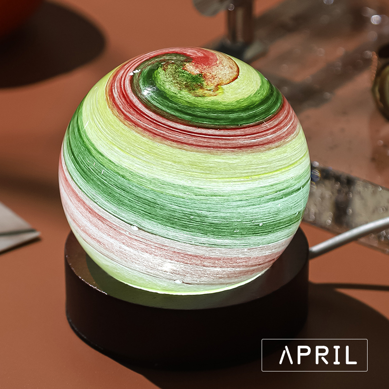 abril