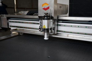 Runbo Sticker <strong>Cutter</strong> Sticker Cutting Kt Hollow Board <strong>ACM</strong> Board Cutting Machine Advertising Industry With CCD Camera - Product Image 3