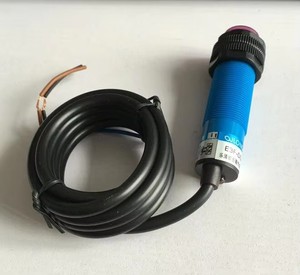 Interruptor fotoeléctrico 10-30VDC 10cm Sensor M18 NPN NO 3 cables interruptor infrarrojo de reflexión difusa - Product Image 1