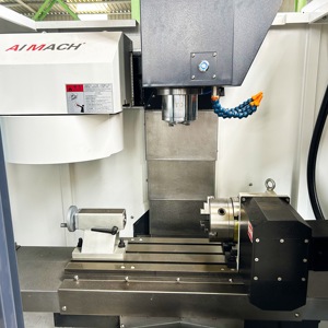 Small 4 Axis Widely <strong>Used</strong> CNC Milling Machine XH7124 Cnc 3 Axis Cnc Vertical Machining <strong>Center</strong>
