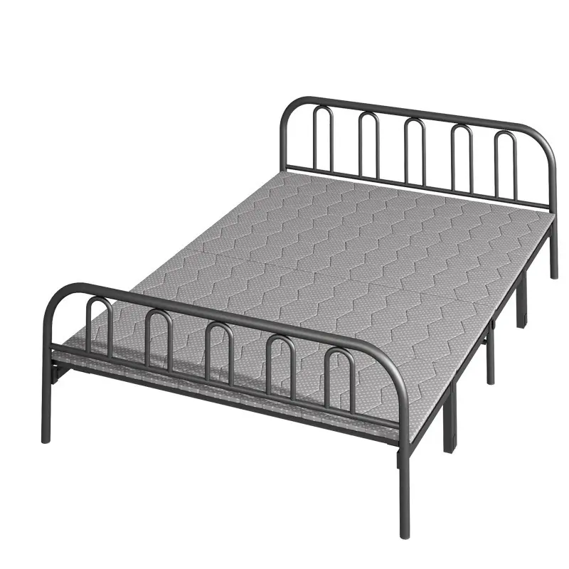 La cama doble de metal de estilo europeo es simple y cómoda, adecuada para siestas y camas de metal baratas.