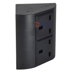 Enchufe portátil de esquina para escritorio de oficina y hogar del Reino Unido con 2 puertos de salida USB a para múltiples dispositivos o uso en hospitales - Product Image 3