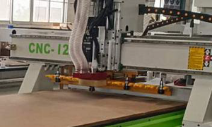 Máquina de anidamiento CNC de funciones completas y máquina enrutadora CNC para muebles de oficina y muebles de aluminio en la ciudad de Foshan - Product Image 5