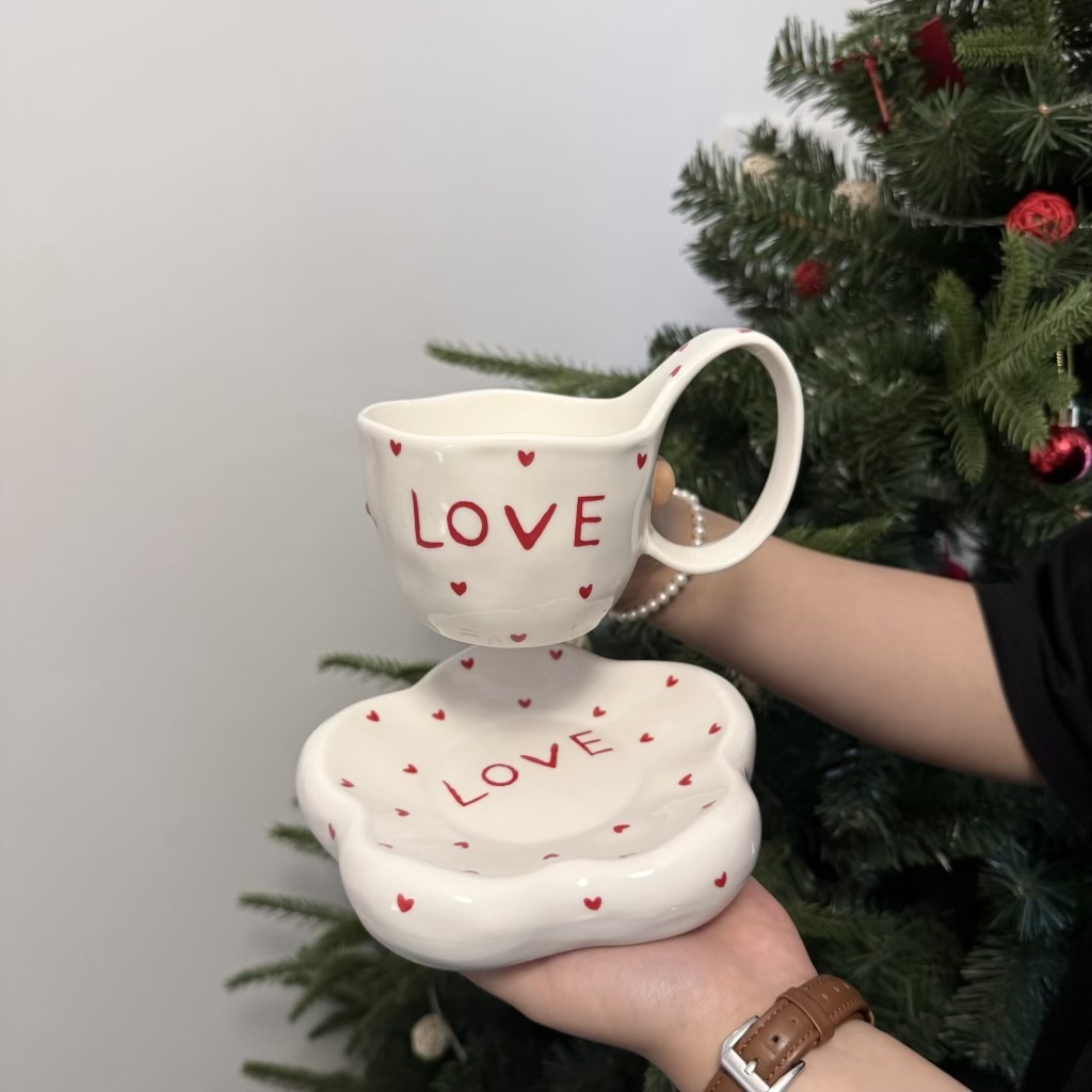 Tasse 300ml cœur rouge LOVE, soucoupe 15,5cm