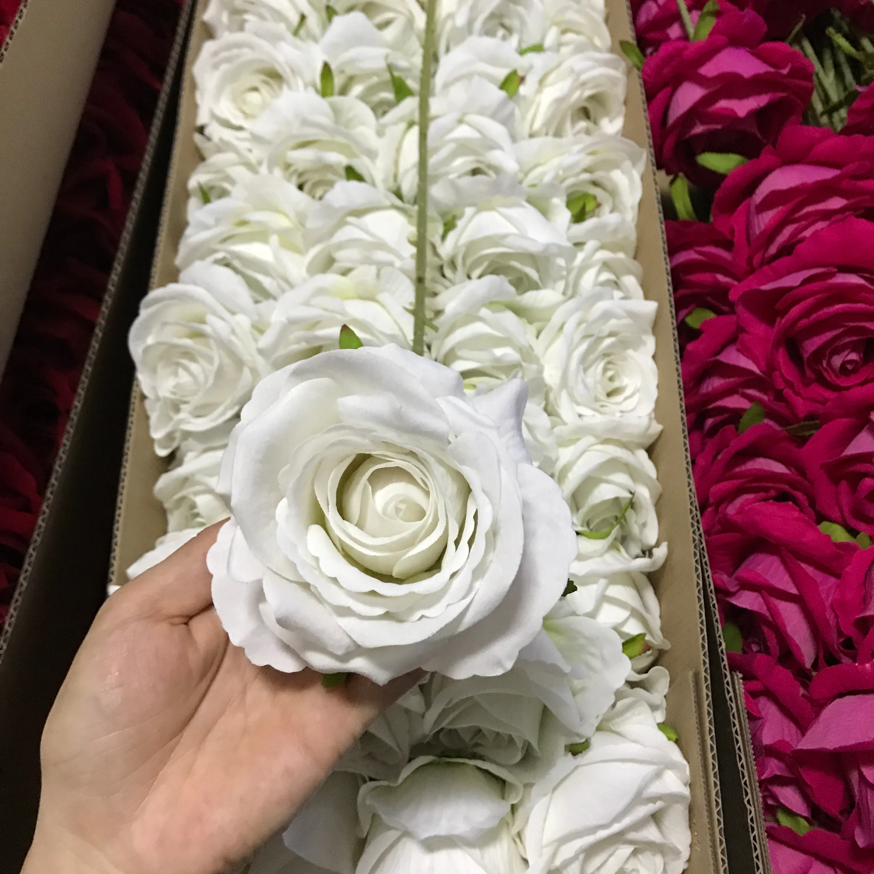 Rosas Artificiales de terciopelo para decoración del hogar, Flores blancas de terciopelo, para boda, Bohemia