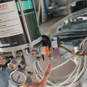 Cartes ia nischer Hoch leistungs roboter mit 6,5 m Hub und 60kg Nutzlast Handgelenk für 4000T Spritzguss - Product Image 4