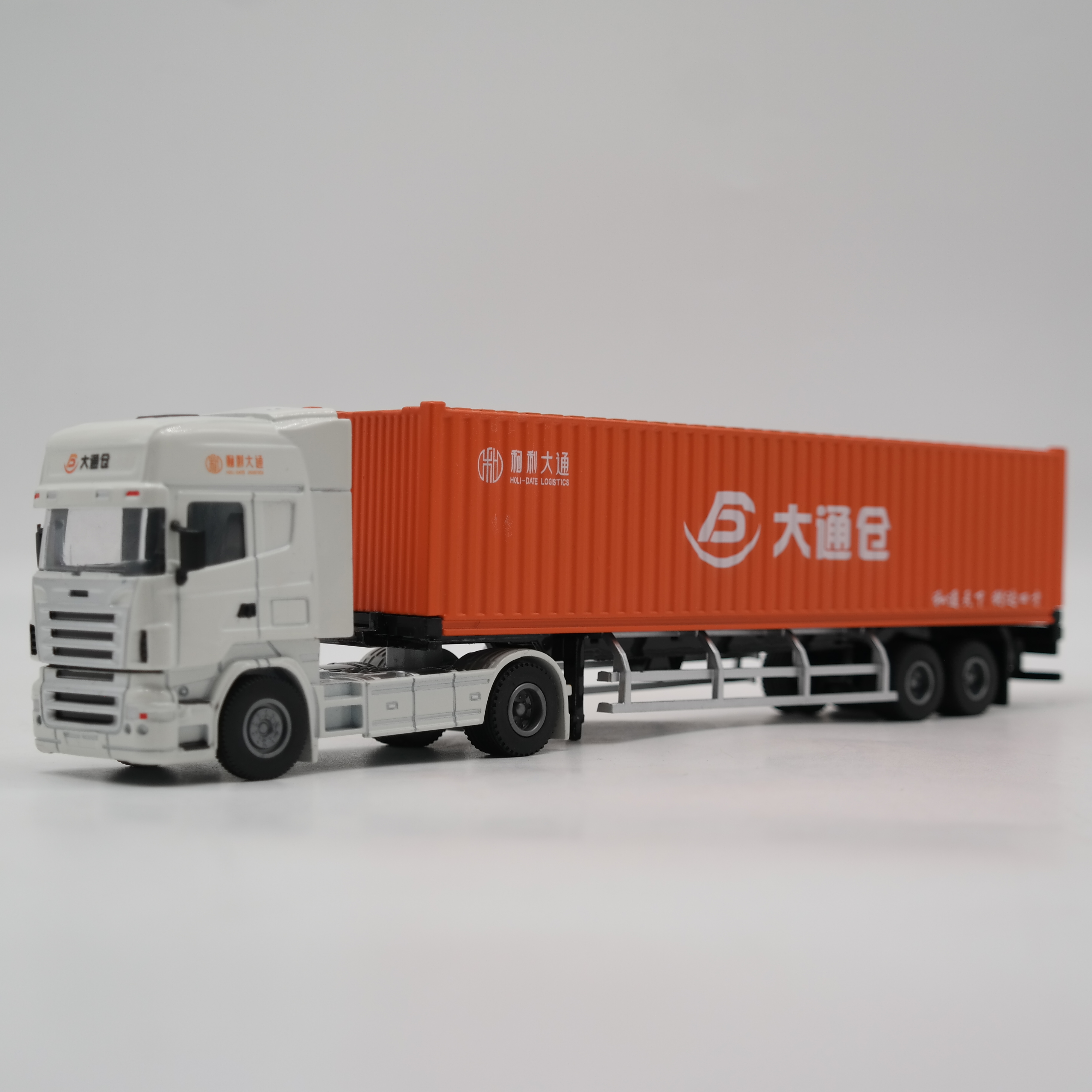 Modèle de camion DTC de simulation à 1:50