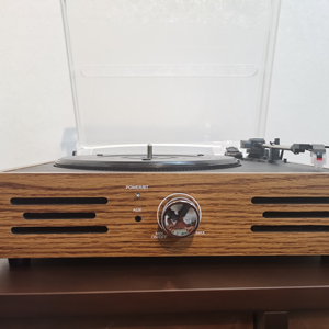Nogal claro para reproductor de vinilo Bluetooth con entrada de línea y salida de accesorios de audio y video - Product Image 1