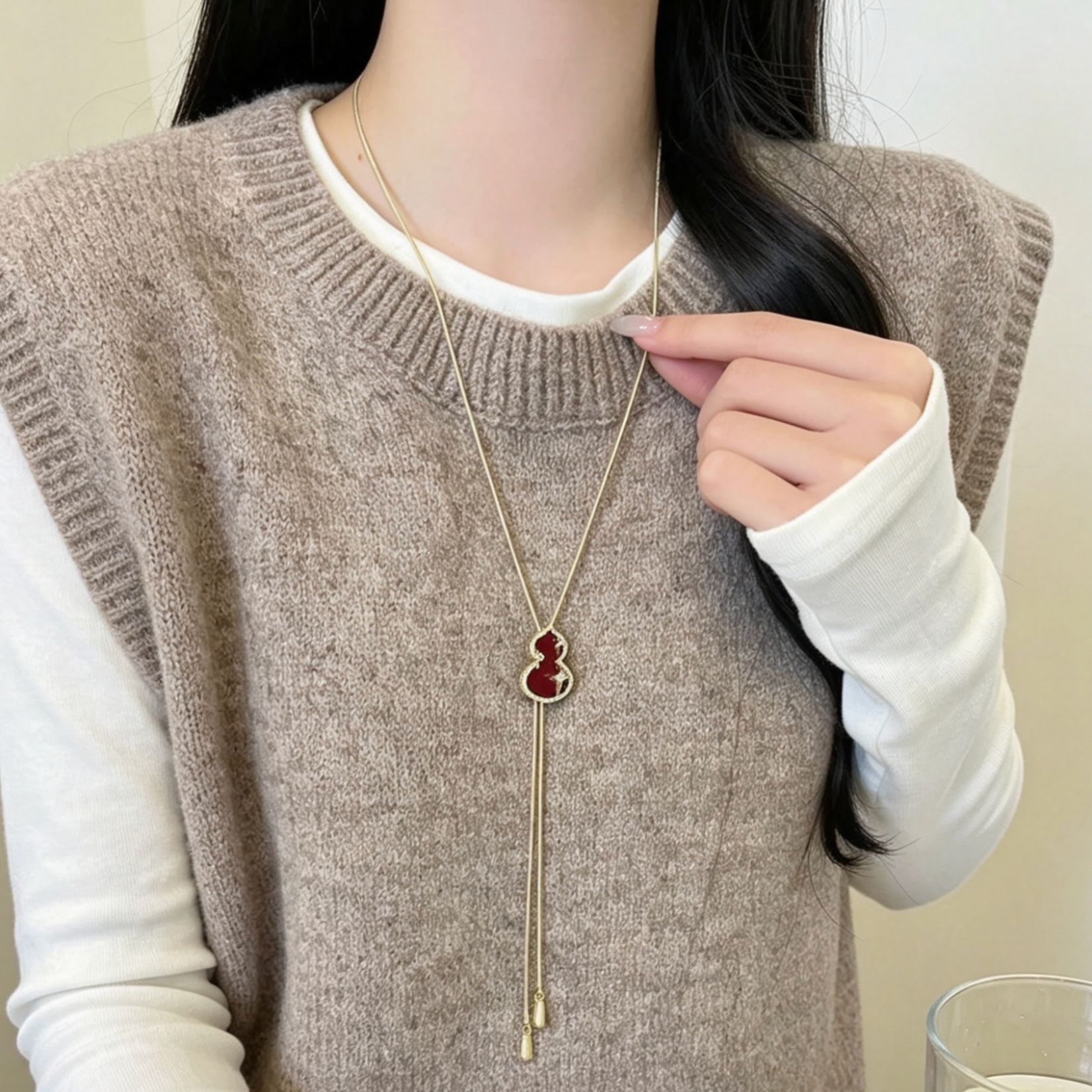 1084 Pull-out Red Gourd Necklace