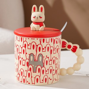 Taza de cerámica de conejo curada con animales de dibujos animados, Comercial rojo con tapa, cuchara y asas de cuerda, juego de tazas de café - Product Image 2