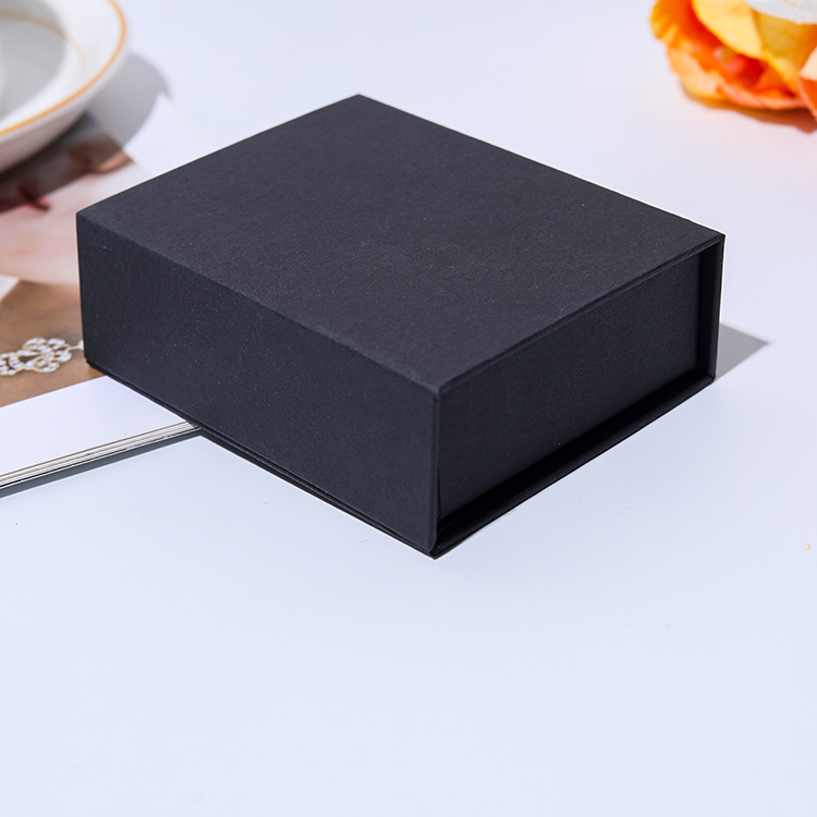 Suit box(9*9*3)