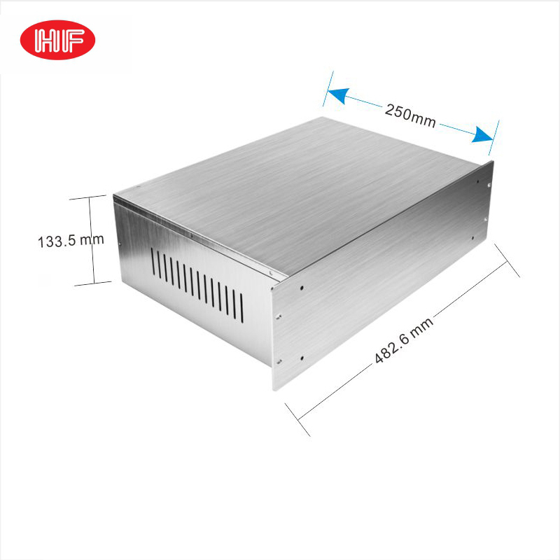 3U (133,5*482,6*250 mm) Spazzolato