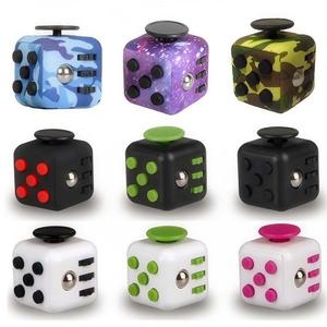 KYK abs Mini Multifunktions-Zappel würfel Dekomprimiert das <span class=keywords><strong>Puzzle</strong></span> Squeeze Toy Stress Reliever für Kinder und Erwachsene