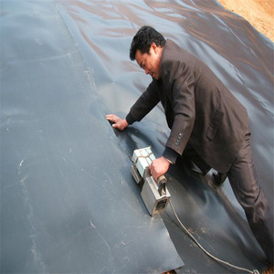 แผ่นโพลีเอทิลีนความหนาแน่นสูง (<span class=keywords><strong>HDPE</strong></span>) แผ่นซับบ่อน้ำที่แข็งแรงและยืดหยุ่นและสินค้าคุณภาพเขื่อนในราคา
