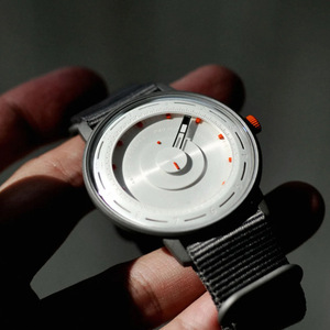 Nuovo orologio meccanico di qualità cronografo multifunzione in lega di titanio - Product Image 3