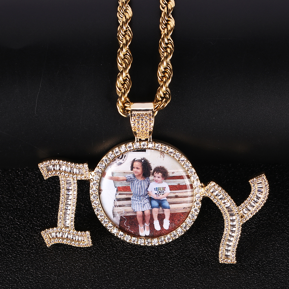 Circular Gold With Rope Chain