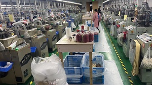 Chaussettes de Sport Mi-Hautes en Coton de Haute Qualité pour Homme avec Logo Brodé Personnalisé et Design Unique - Product Image 6