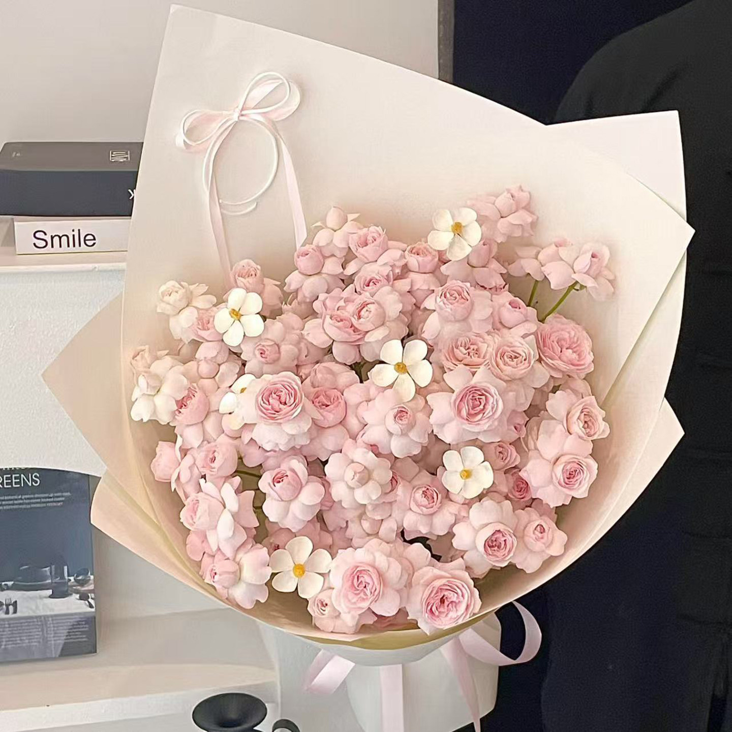 monthly gauze embrace-33 mixed-style roses