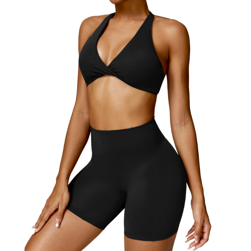 บรา + กางเกงขาสั้นสีดำ