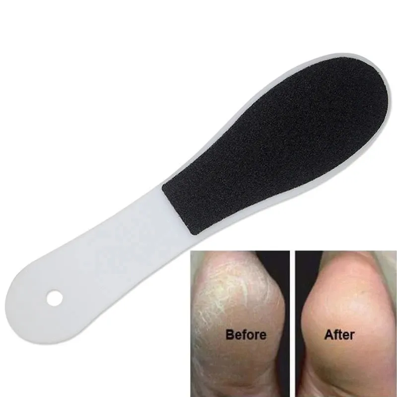 Commercio all'ingrosso pedicure Foot cleaner manico in plastica bianca carta vetrata smeriglio lima per piedi con manico lungo