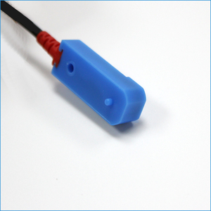 F & C F3n系列小型方形接近开关顶部感应NPN PNP接近传感器