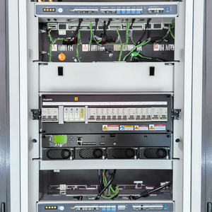 Sistema de suministro de energía de CC integrado de para uso en telecomunicaciones - Product Image 4