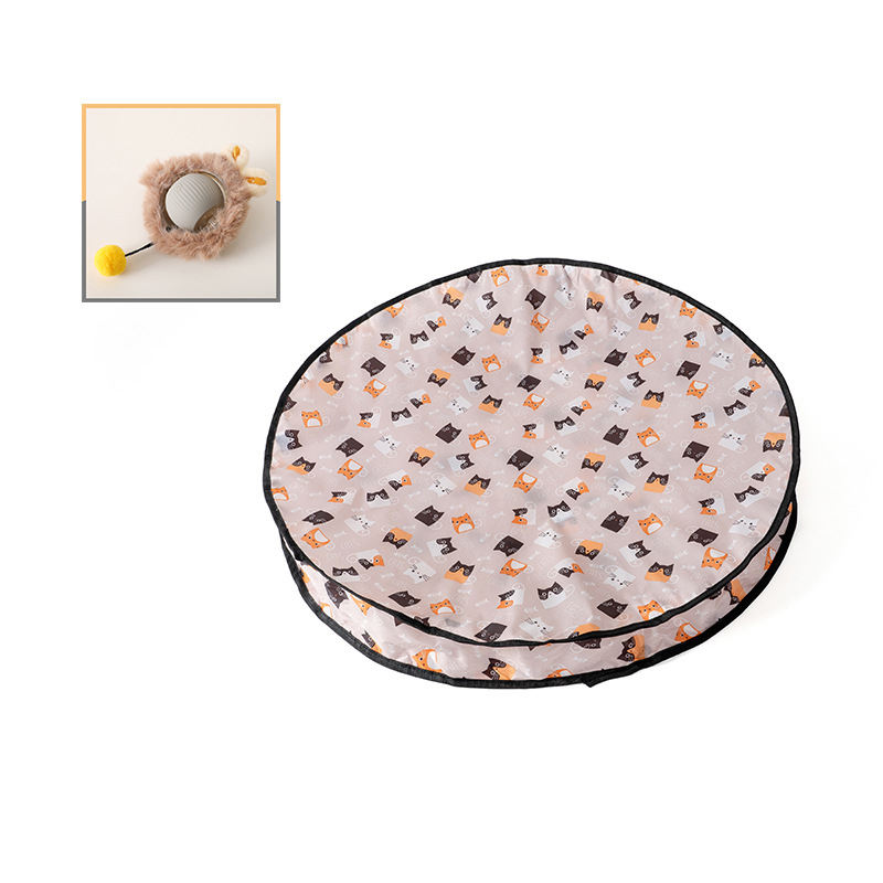 Una funda de caza de estilo + bola de gato gris.