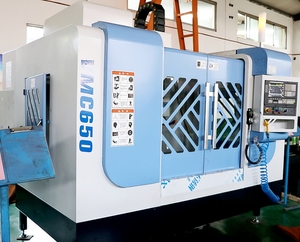 China High Quality Vmc 650 Vertical 3/<strong>4</strong>/5 Axis Cnc Milling <strong>Center</strong> CNC Machining <strong>Center</strong> with FANUC Control System - Product Image 2